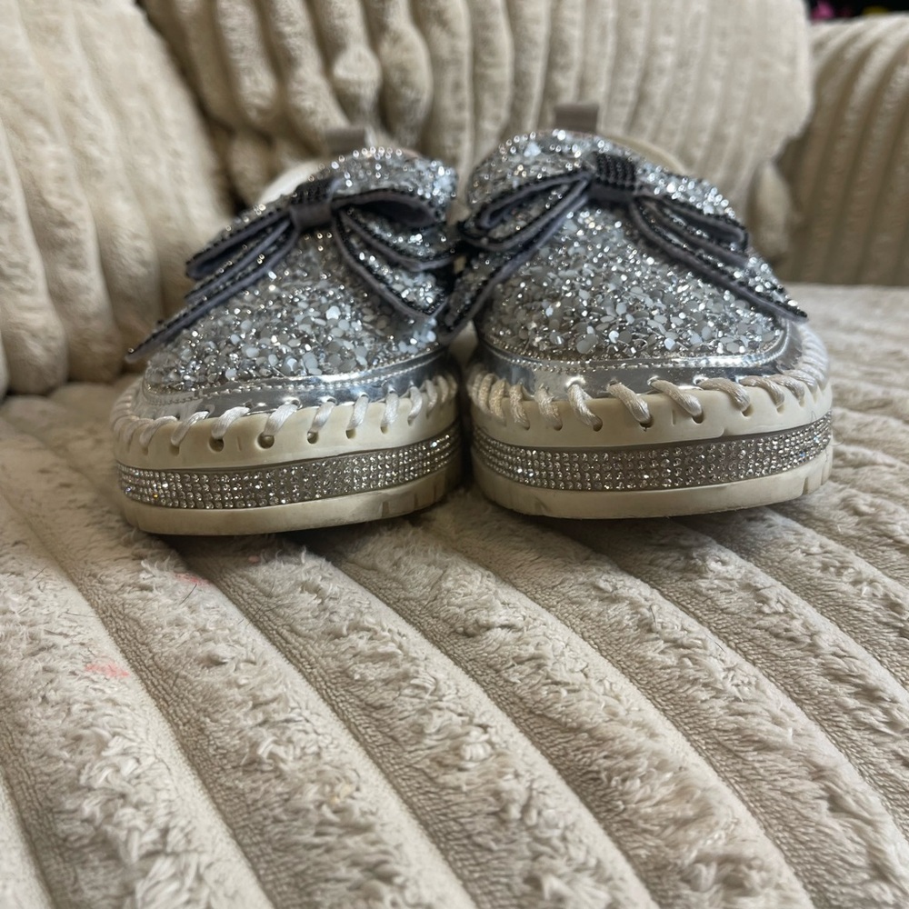 Sparkling Women's Silver Sneakers with Bow Glitter, Rhinestone Womrn's Size 9.5 - Picture 7 of 7